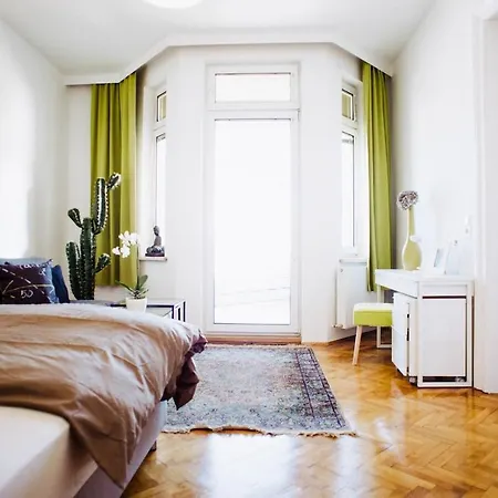 Huge Designer Loft With Tyrolean Flair *