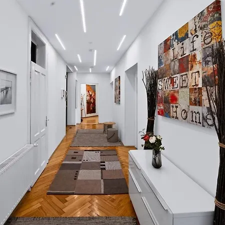Huge Designer Loft With Tyrolean Flair * Innsbruck