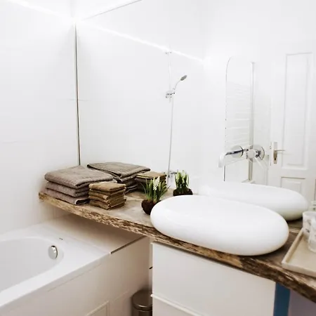 Huge Designer Loft With Tyrolean Flair *